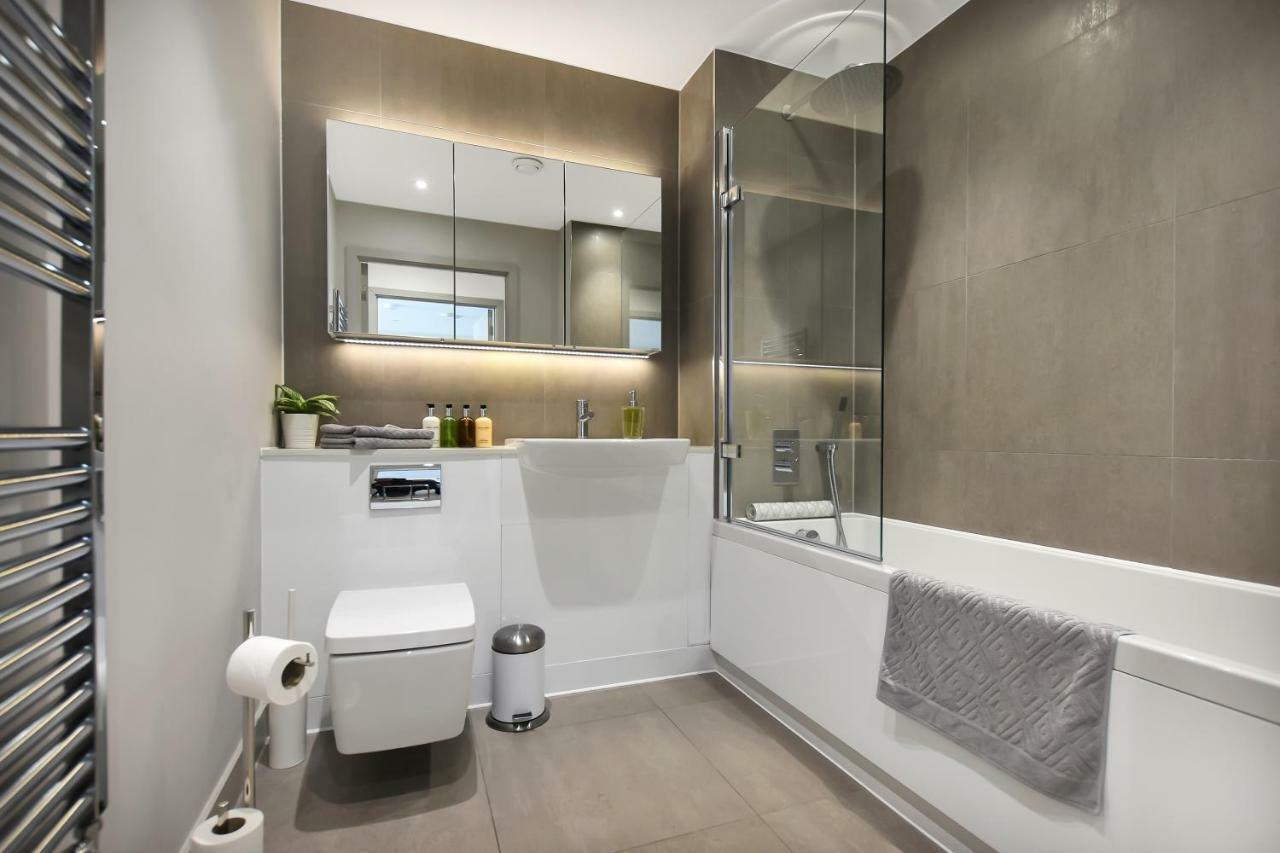 Esquire Apartments Ealing ロンドン エクステリア 写真
